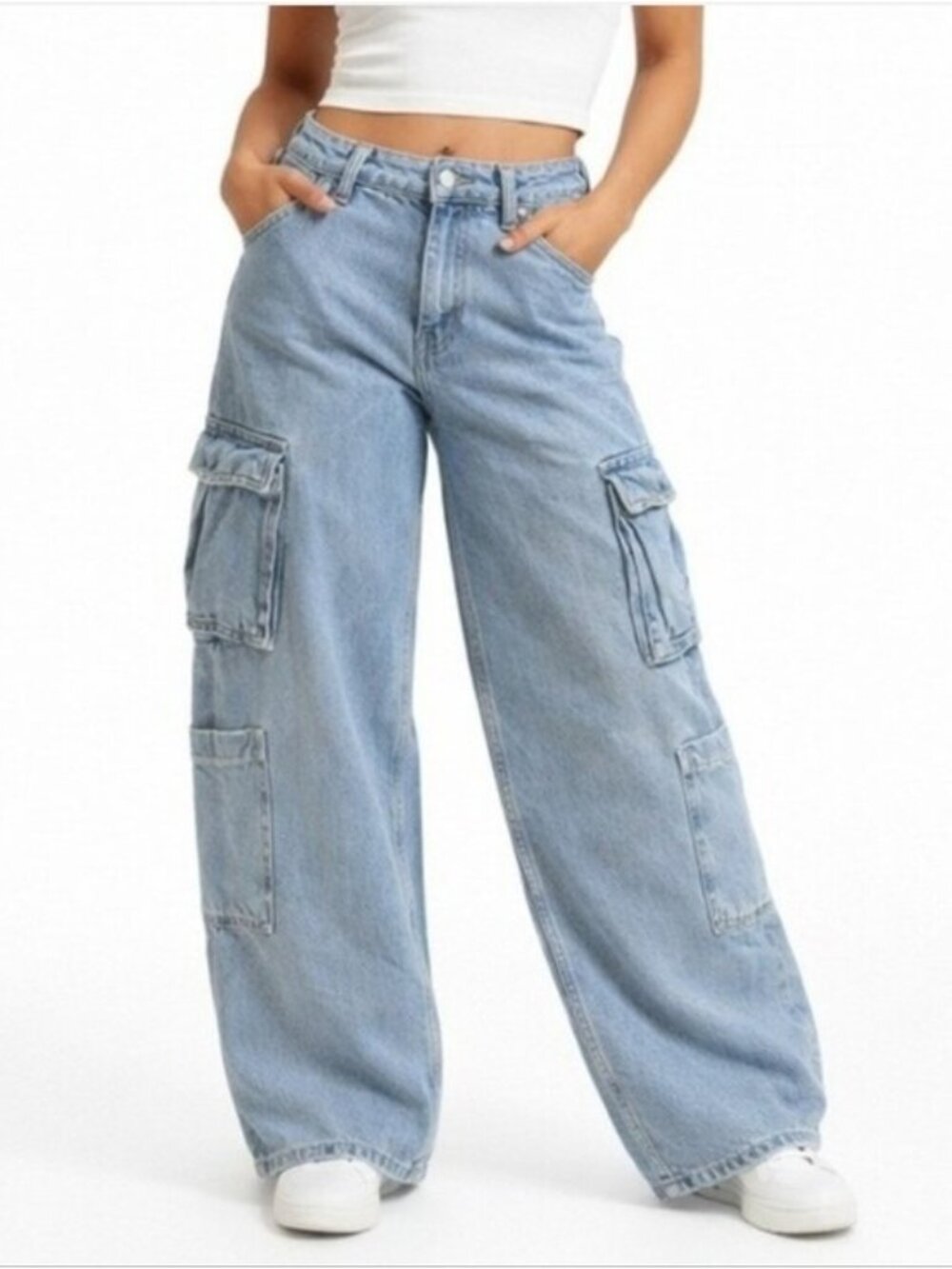 Old Navy Drapey Denim Mid Rise Baggy Wide Leg Cargo Jeans Women's Size 4 Petite